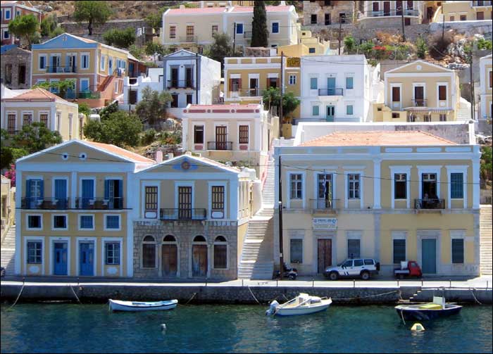 Grecja, wyspa Simi, greckie miasteczko, port